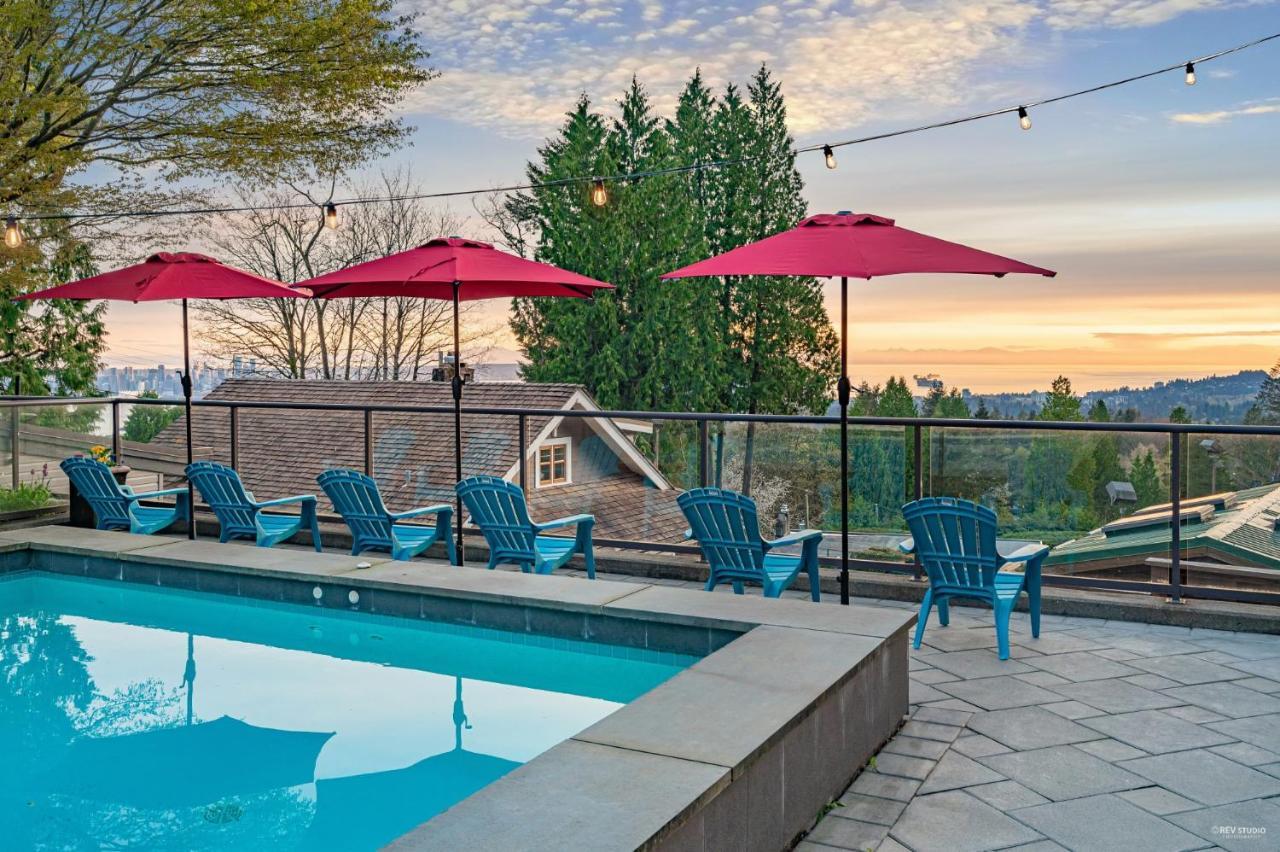 Grouse Cheerful Large Private Bedroom, Bath, Shared Deck, Pool, Hot Tub North Vancouver Esterno foto