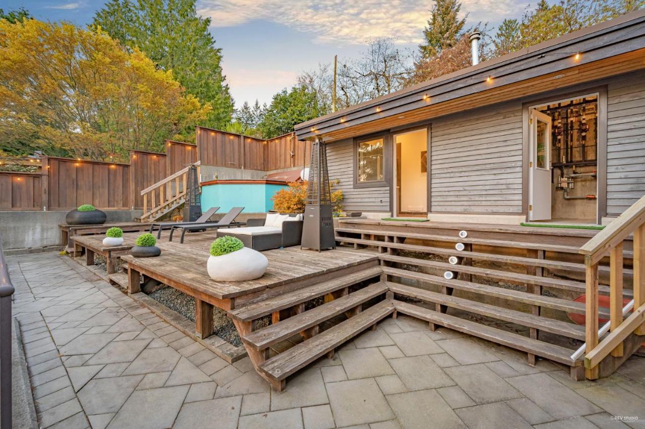 Grouse Cheerful Large Private Bedroom, Bath, Shared Deck, Pool, Hot Tub North Vancouver Esterno foto