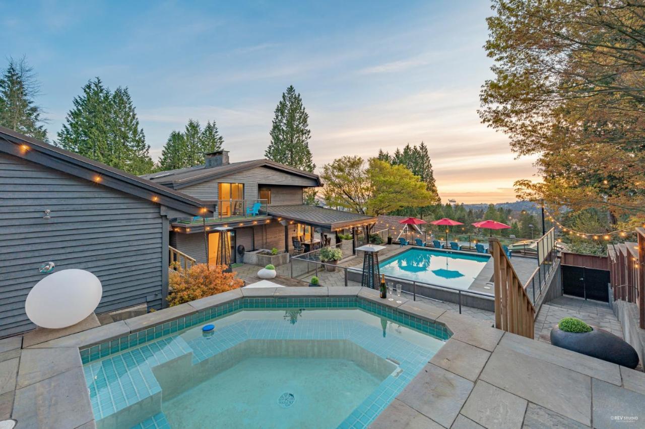 Grouse Cheerful Large Private Bedroom, Bath, Shared Deck, Pool, Hot Tub North Vancouver Esterno foto