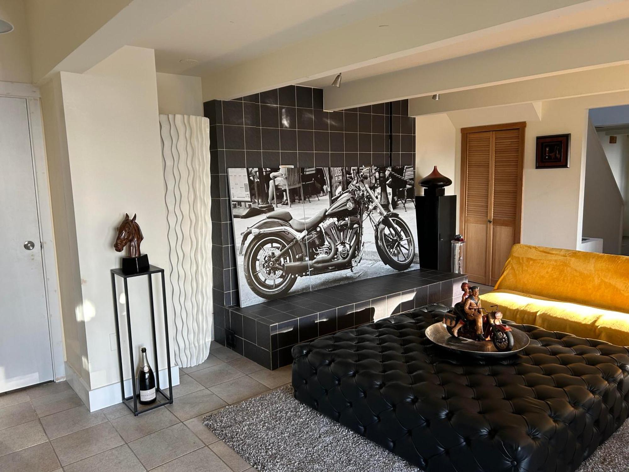 Grouse Cheerful Large Private Bedroom, Bath, Shared Deck, Pool, Hot Tub North Vancouver Esterno foto