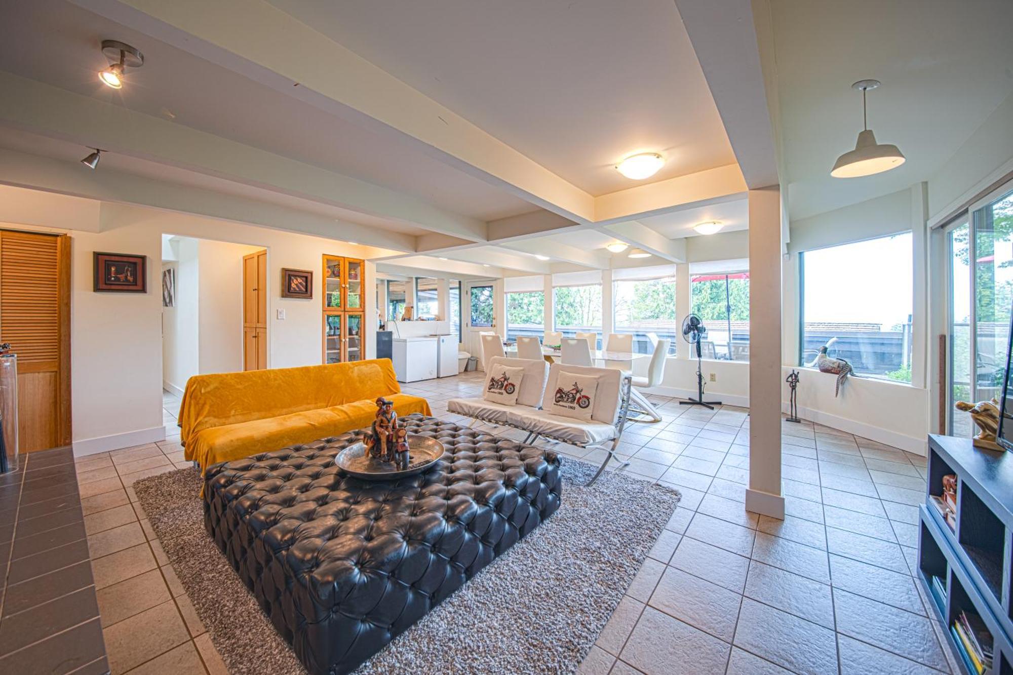 Grouse Cheerful Large Private Bedroom, Bath, Shared Deck, Pool, Hot Tub North Vancouver Esterno foto